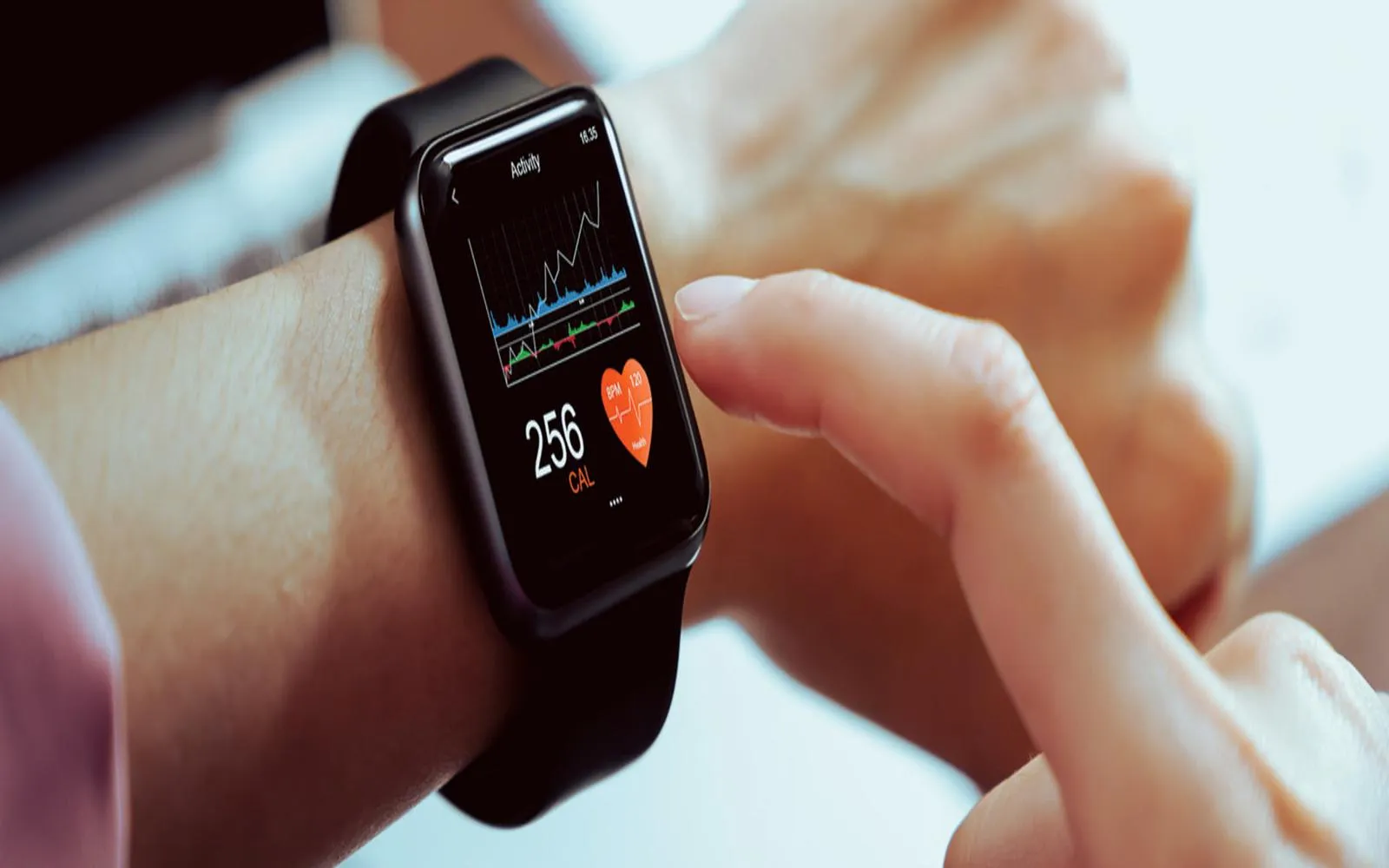 Top 10 Must-Have Health Monitoring Devices for 2025